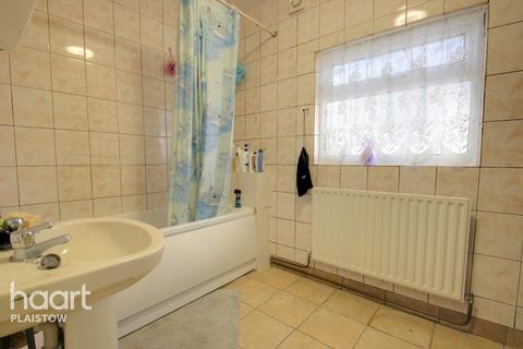 31 Dundee Road, London, E13 0BQ