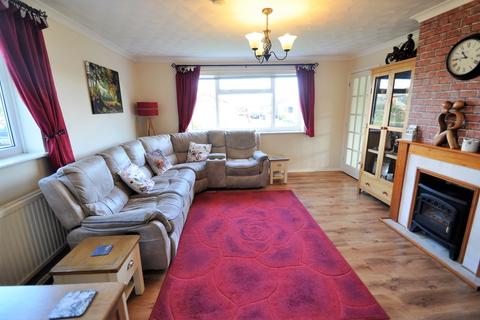 12 Warwick Avenue, Halesworth, IP19 8PZ