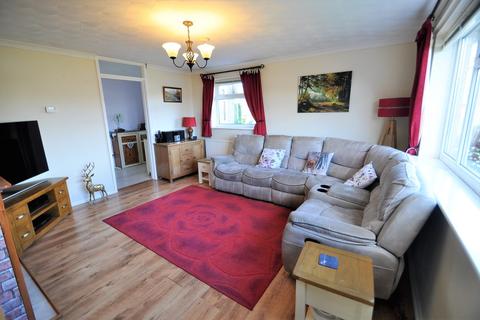12 Warwick Avenue, Halesworth, IP19 8PZ