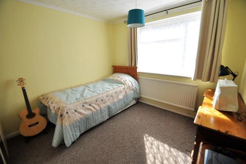 12 Warwick Avenue, Halesworth, IP19 8PZ
