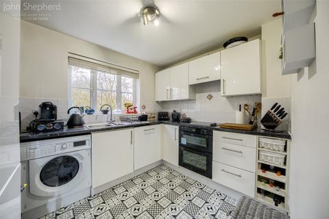 24 Aldershaws, Shirley, Solihull, B90 1SQ