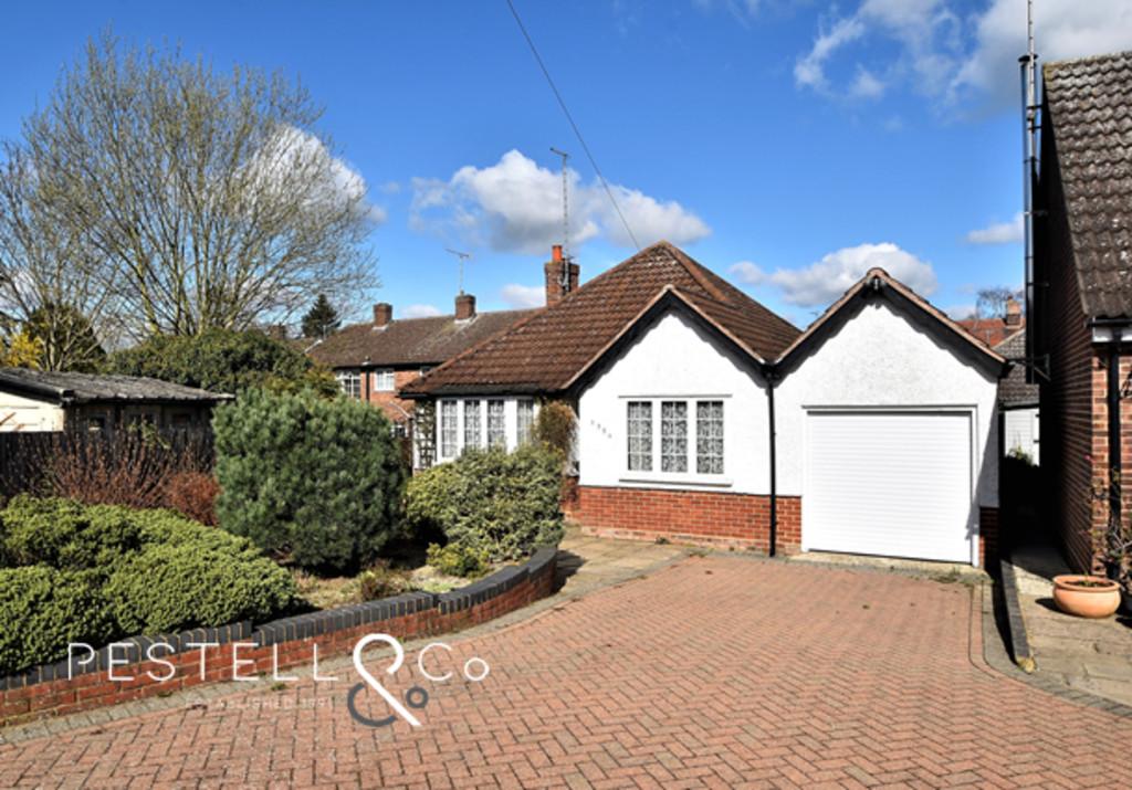 Cannons Close, Stortford 3 bed detached bungalow £390,000