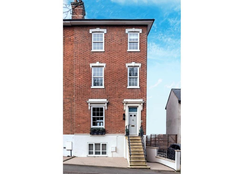 Bath Road, Worcester, Worcestershire... 4 bed semidetached house £