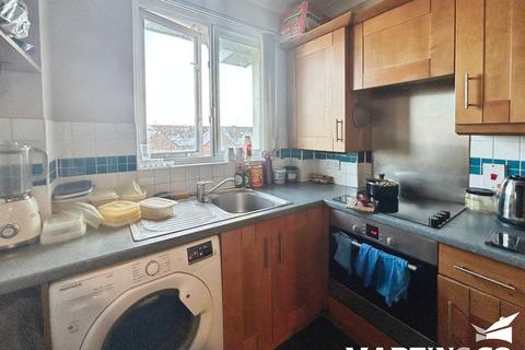 2 bedroom apartment to rent, Broomfield Road, Chelmsford