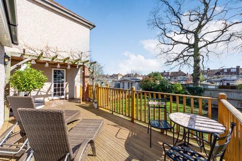 26 Maple Crescent, Blackfen, Sidcup, DA15 9LT