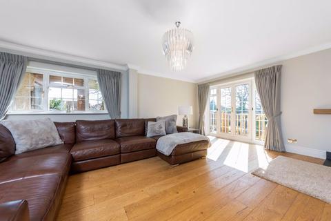 26 Maple Crescent, Blackfen, Sidcup, DA15 9LT