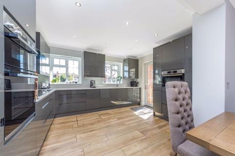26 Maple Crescent, Blackfen, Sidcup, DA15 9LT