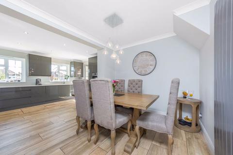 26 Maple Crescent, Blackfen, Sidcup, DA15 9LT