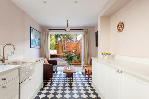2 bedroom maisonette for sale, Cobbold Road W12