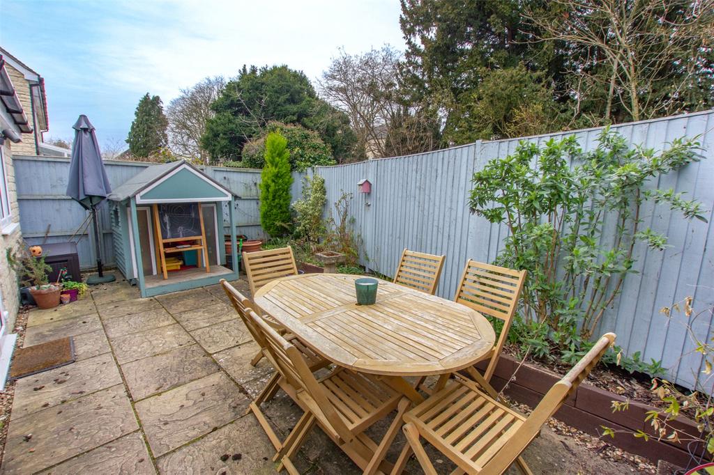 Jacobs Close, Witney, OX28 3 bed semidetached house £340,000