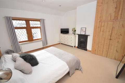 32 Ashtofts Mount, Guiseley, Leeds, LS20 9DB