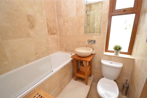 32 Ashtofts Mount, Guiseley, Leeds, LS20 9DB