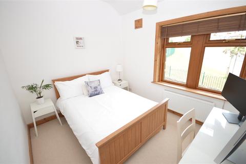 32 Ashtofts Mount, Guiseley, Leeds, LS20 9DB