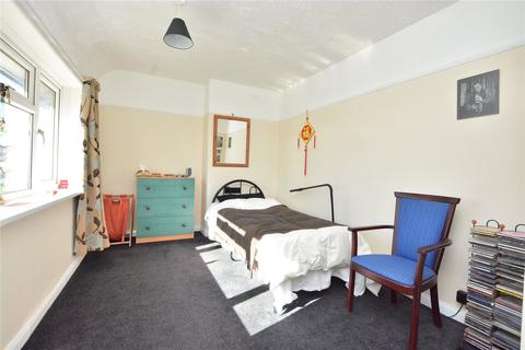 24 Amberton Approach, Leeds, LS8 3JT