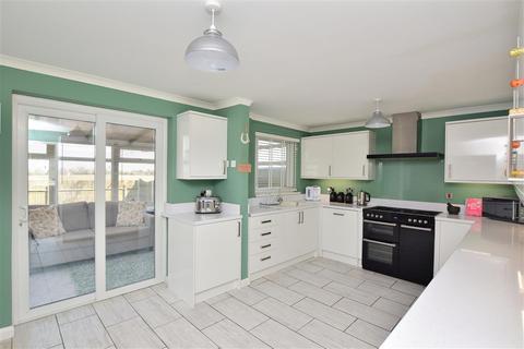 70 Farncombe Way, Whitfield, Dover, CT16 3NT
