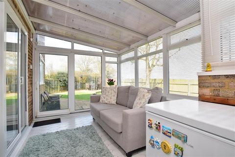70 Farncombe Way, Whitfield, Dover, CT16 3NT
