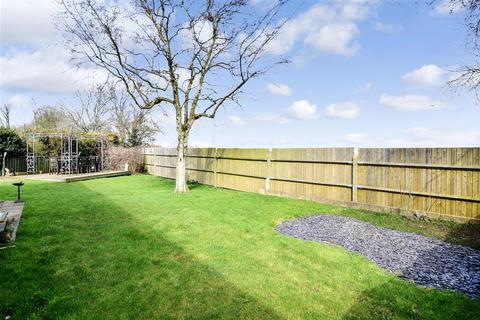 70 Farncombe Way, Whitfield, Dover, CT16 3NT