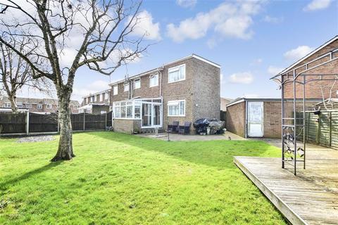 70 Farncombe Way, Whitfield, Dover, CT16 3NT