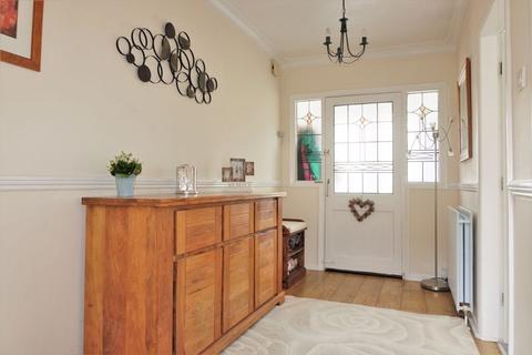 24 Lindrosa Road, Sutton Coldfield, B74 3JZ