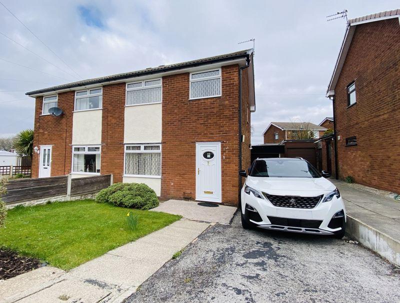Collier Avenue, Milnrow OL16 3UY 3 bed semidetached house £179,950