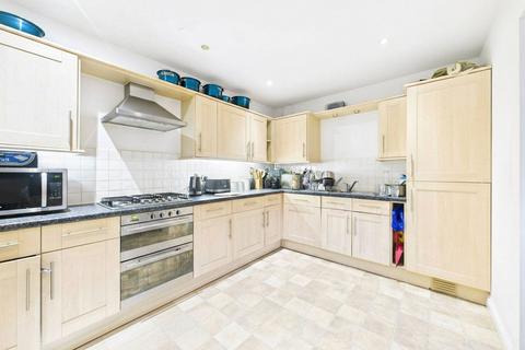 3 bedroom end of terrace house to rent, Mountbatten Mews, Camberley, Surrey, GU15