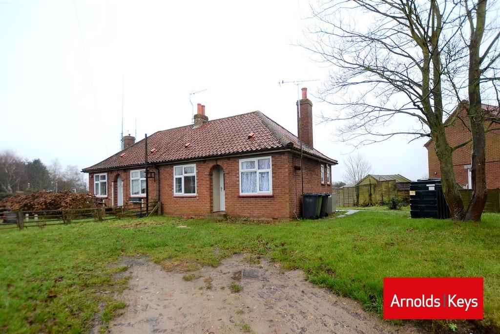 White Horse Common, North Walsham 1 bed semidetached bungalow £140,000