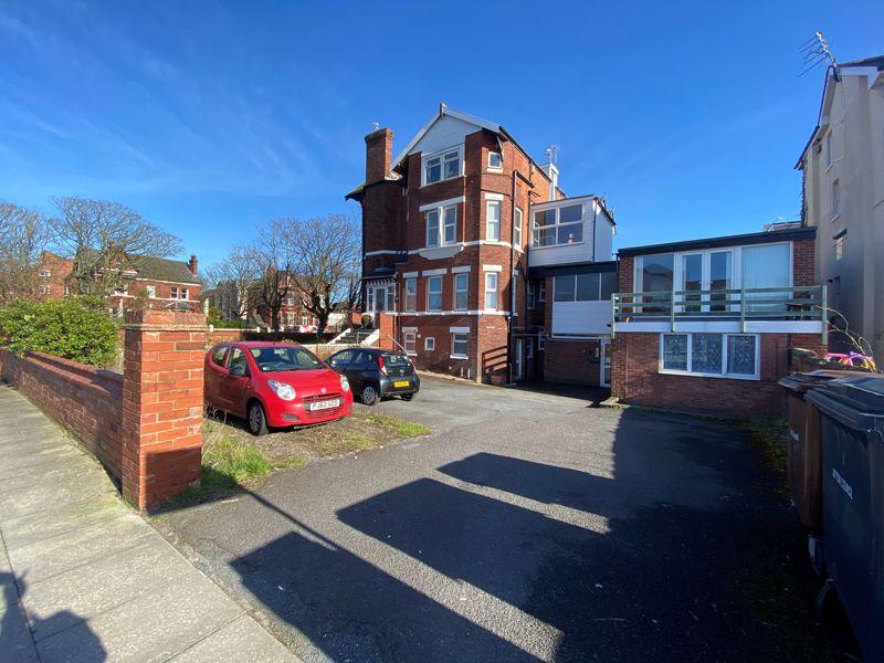 Knowsley Road, Southport 2 bed apartment for sale £100,000