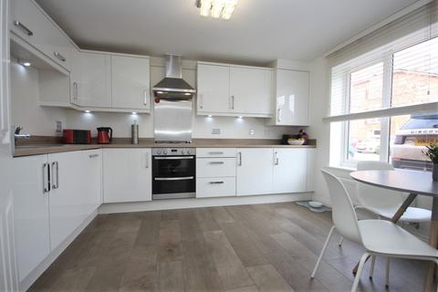 16 Cabot Close, Locks Heath, Southampton, SO31 6BQ