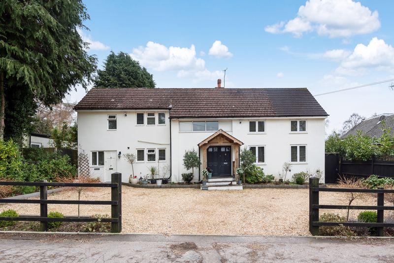 Crossways Road, Grayshott 5 bed detached house £975,000