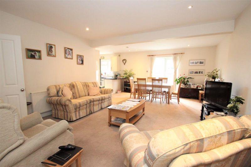 Oundle Avenue, Bushey WD23 3 bed bungalow £550,000