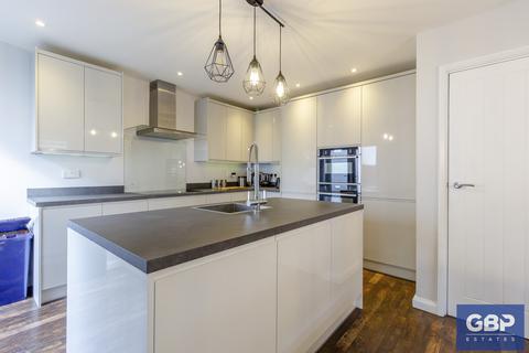 54 Prospect Road, Hornchurch, RM11 3TZ