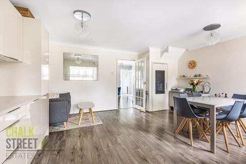 7 Wray Close, Hornchurch, RM11 1JX
