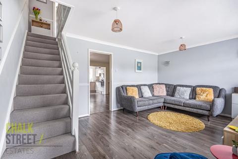 7 Wray Close, Hornchurch, RM11 1JX