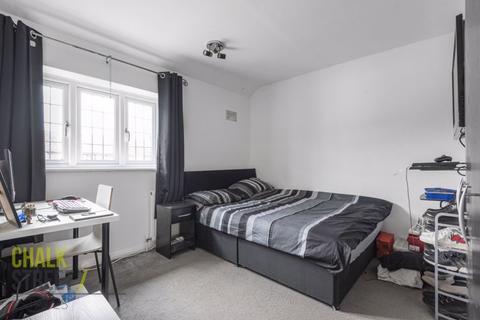 151 Daventry Road, Romford, RM3 7RD