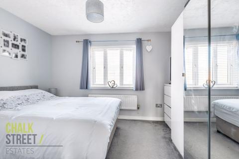 17 Fuchsia Close, Rush Green, Romford, RM7 0YZ