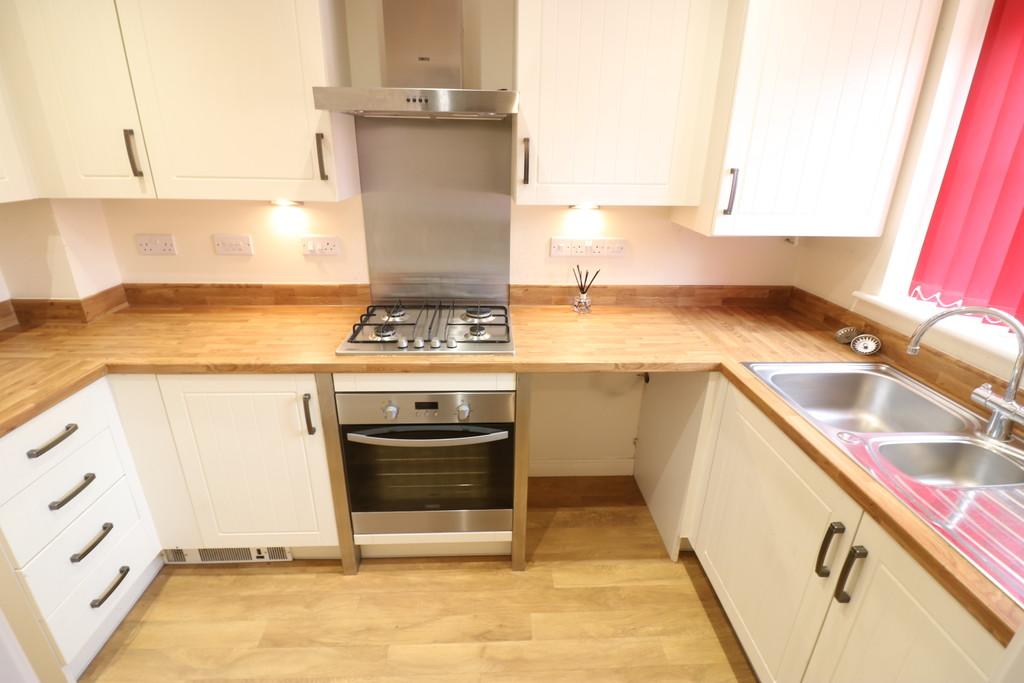 Holly Drive, Hessle 2 bed semidetached house £625 pcm (£144 pw)