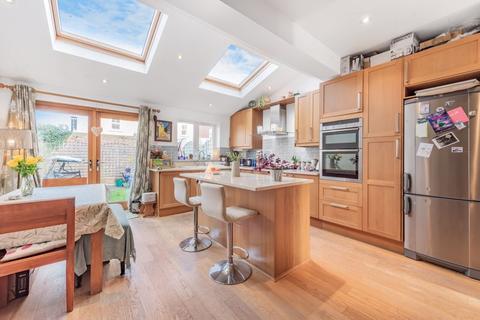 17 Wallace Crescent, Carshalton, SM5 3SU