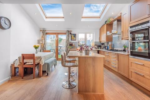 17 Wallace Crescent, Carshalton, SM5 3SU