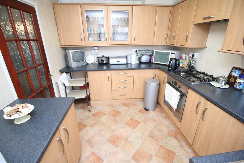 Humphrey Davy Road, Bedworth 3 bed semidetached house £152,500