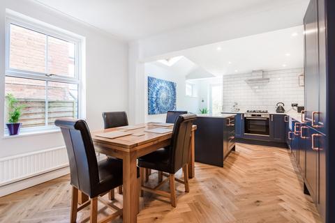 11 Cheselden Road, Guildford, GU1 3SB