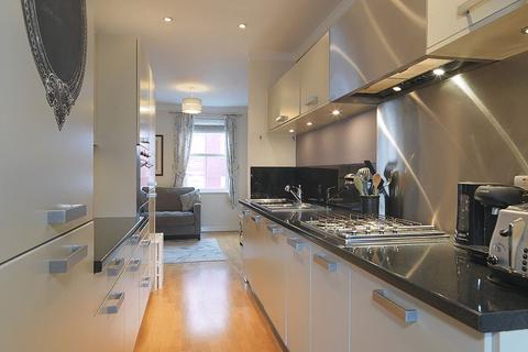 25 Lewiston Close, Worcester Park, KT4 8DL