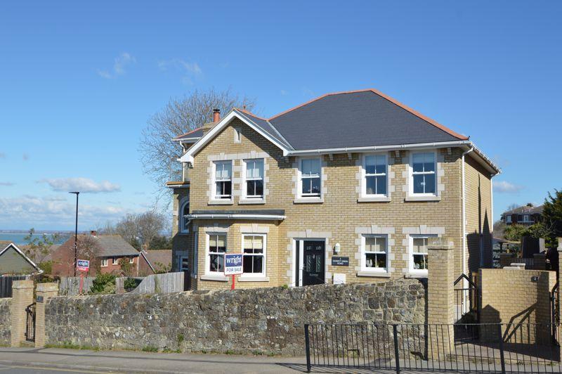 ELMFIELD, RYDE 3 bed semidetached house £425,000