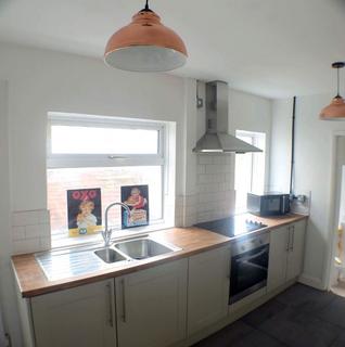 4 bedroom house share to rent - Tresham Street, Kettering