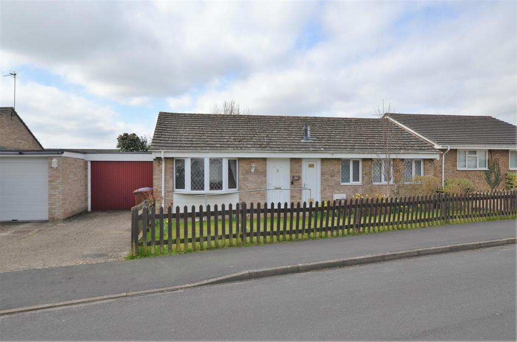 Browning Drive, Bicester 2 bed detached bungalow £375,000