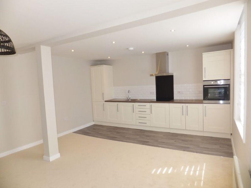 High Street, Sevenoaks Tn13 1xe 2 Bed Flat - £1,250 Pcm (£288 Pw)