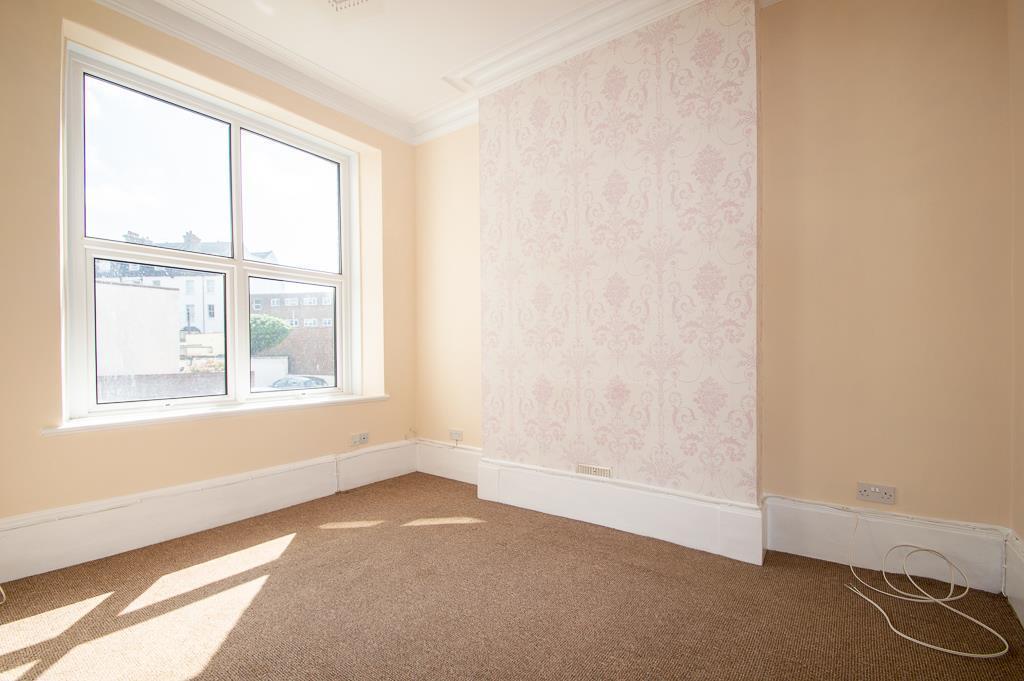 Egerton Road, BexhillOnSea 1 bed flat £775 pcm (£179 pw)