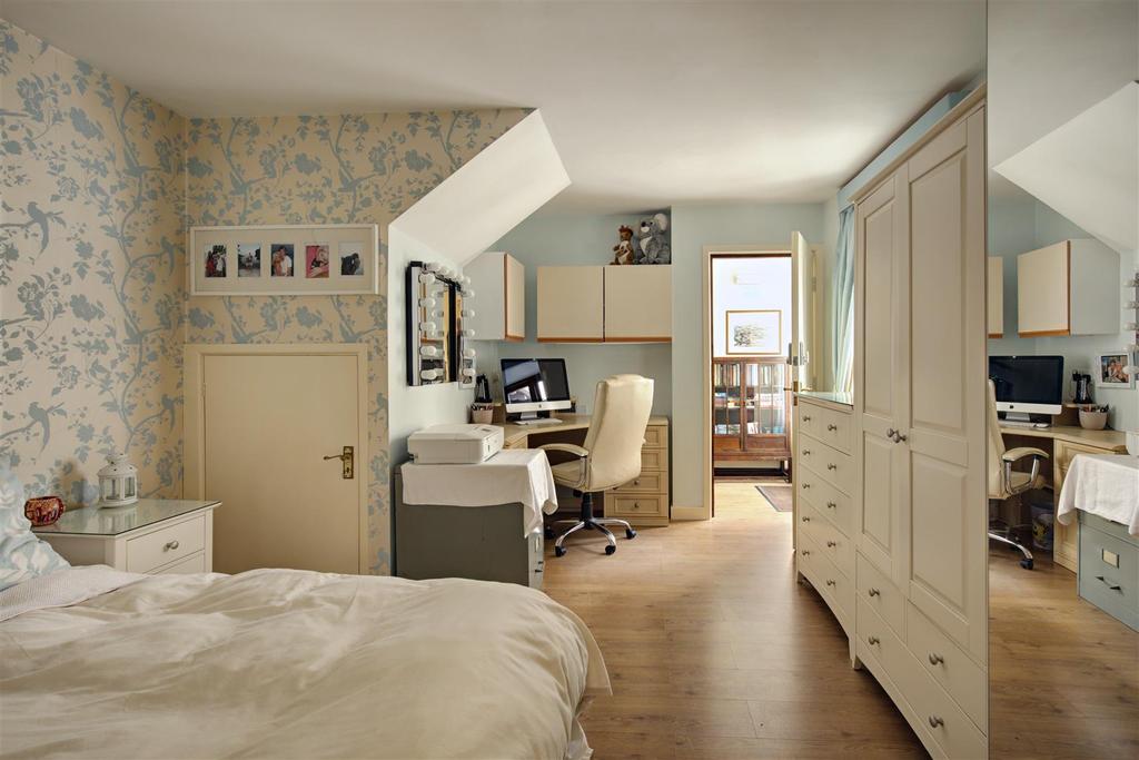 Bedroom/Office