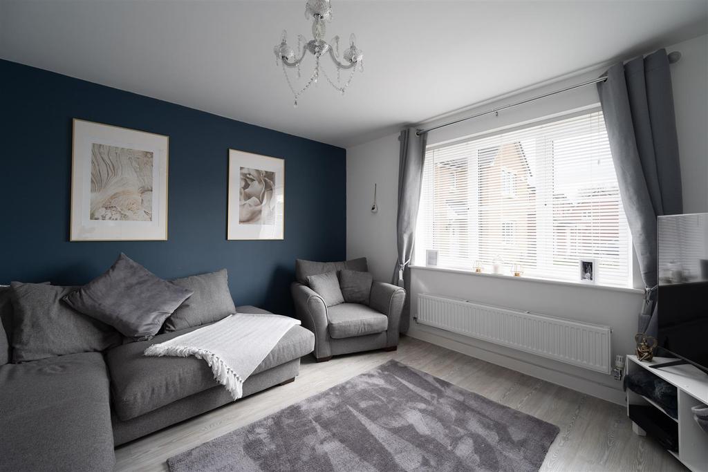Jacob Nelson Way, Shilton Place CV2 3 bed detached house £285,000