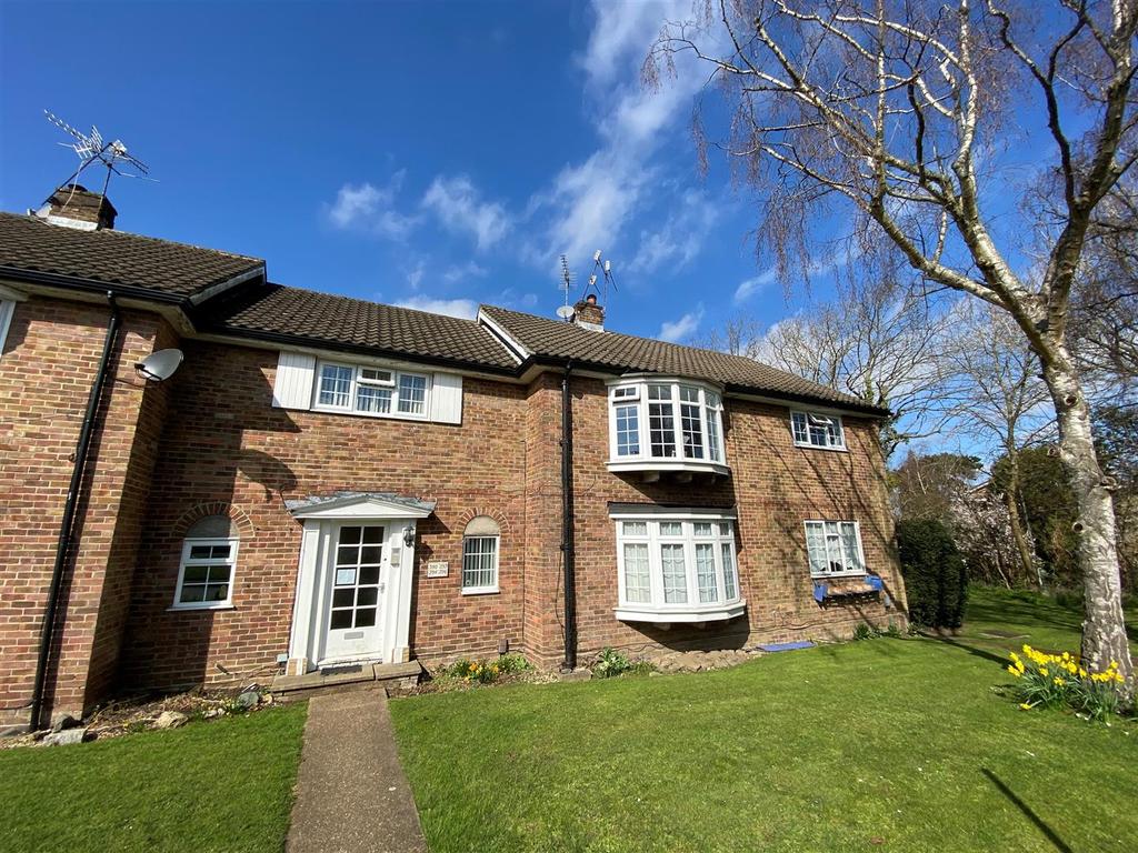 Merry Hill Road, Bushey 3 bed £415,000