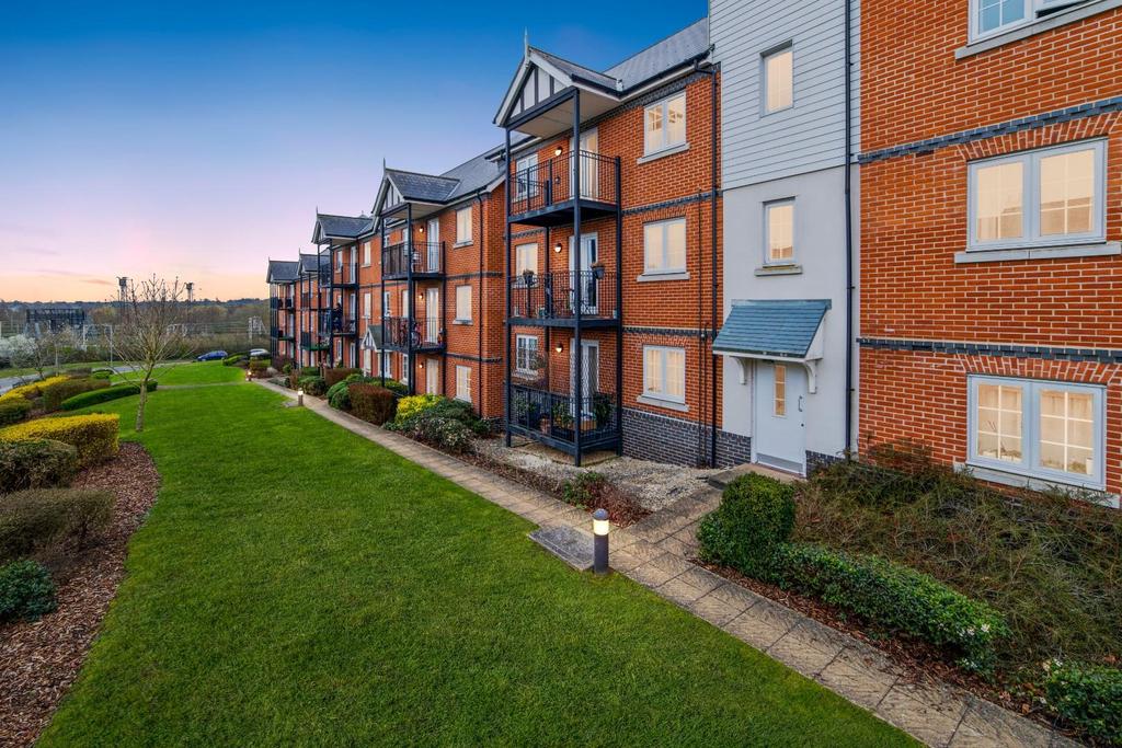 Axial Drive, Colchester 2 bed apartment £190,000